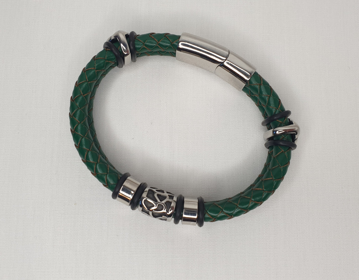 Modieus groen lederen armband