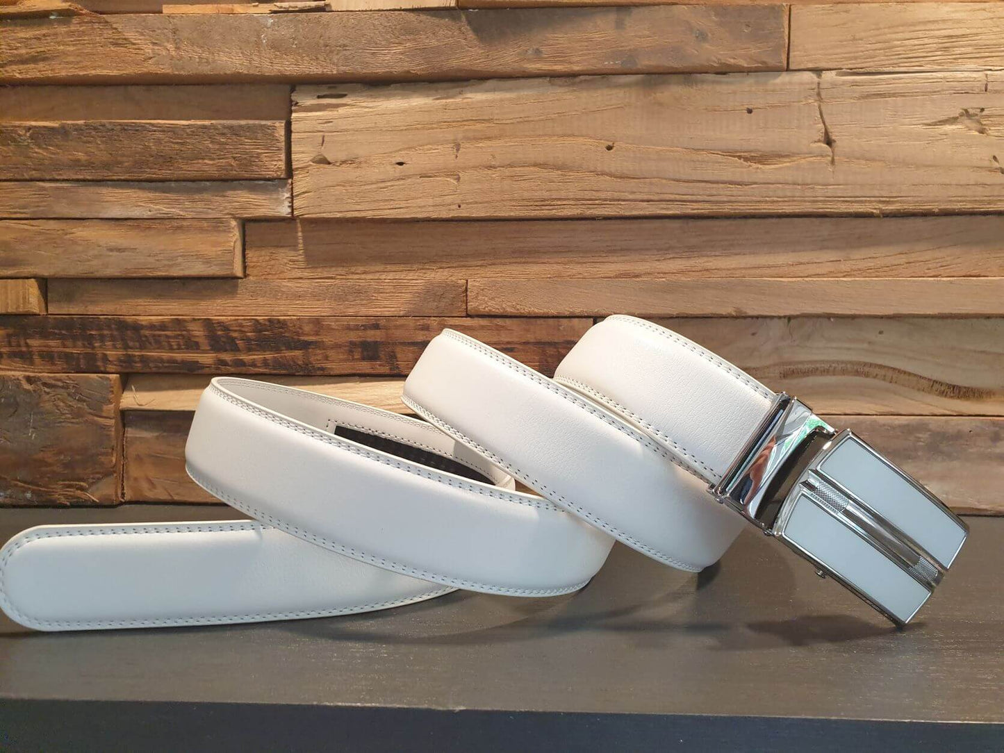 WooDuck - Model 7 - White leather