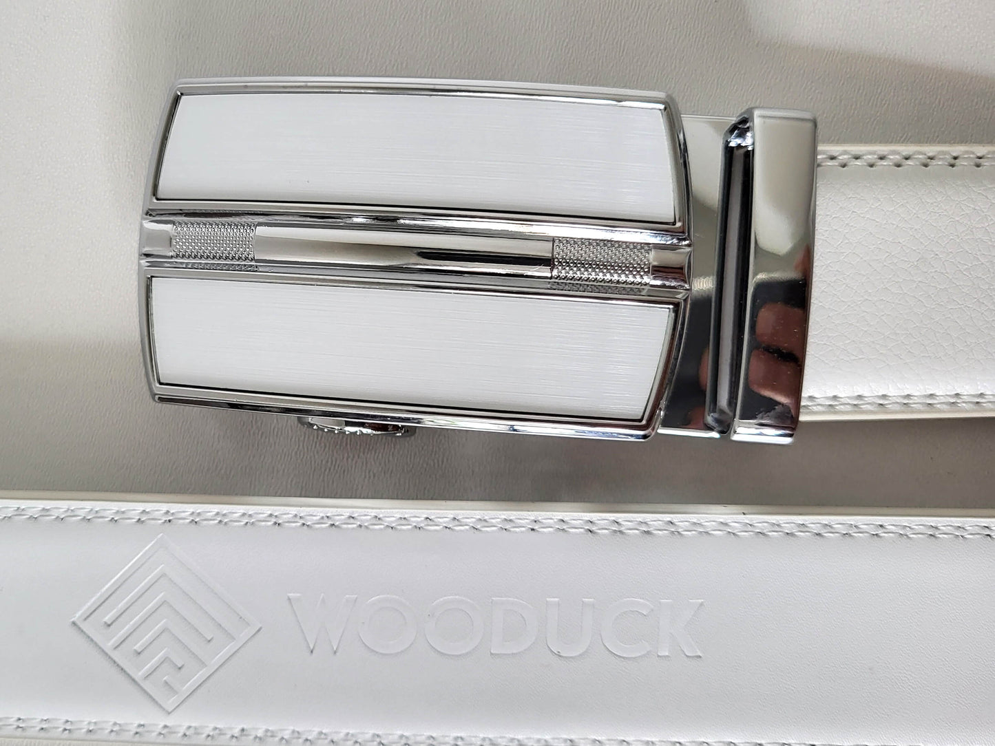 WooDuck - Model 7 - White leather