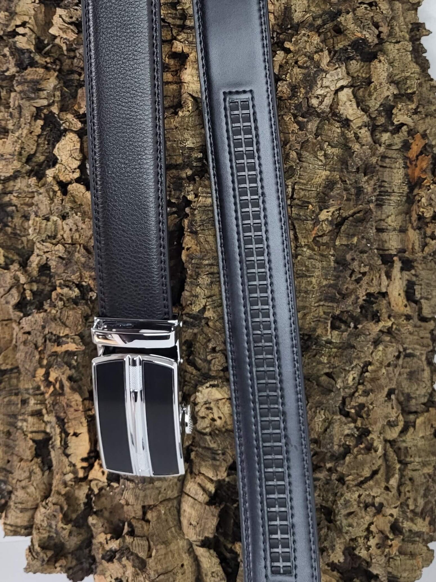 WooDuck - Model 1 - black leather